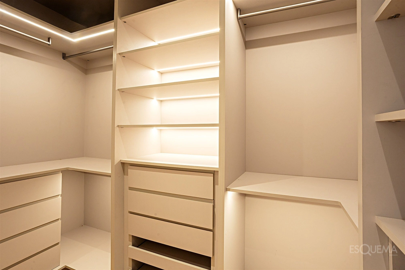 Apartamento reformado e mobiliado, com vista ampla e lazer completo - Imagem 11