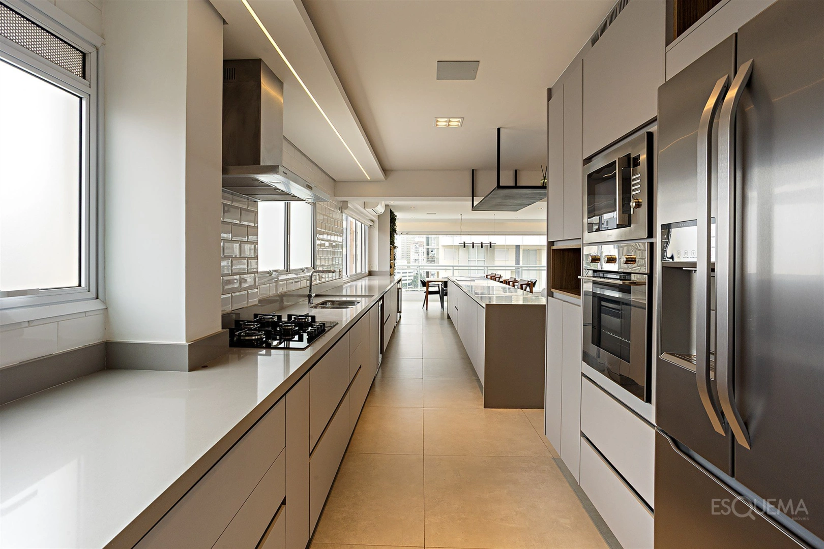 Apartamento reformado e mobiliado, com vista ampla e lazer completo - Imagem 8