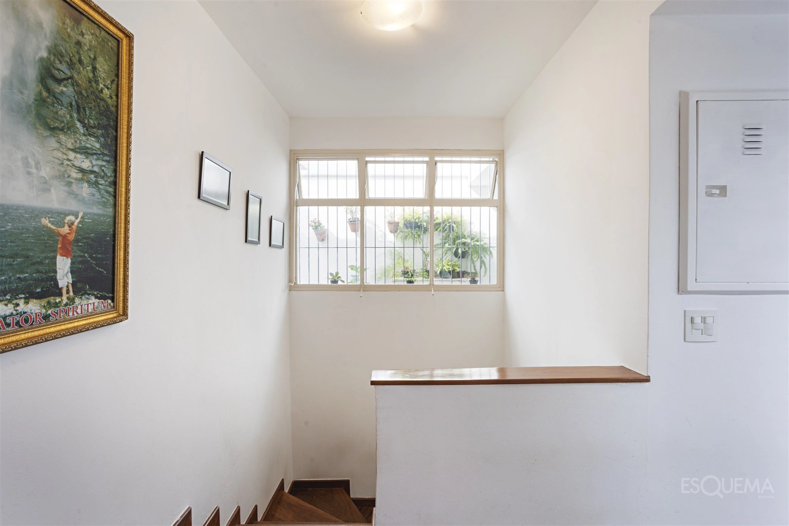 Casa semitérrea com jardim de inverno em rua tranquila - Imagem 13