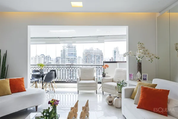Apartamento em andar alto em frente à Escola Mobile