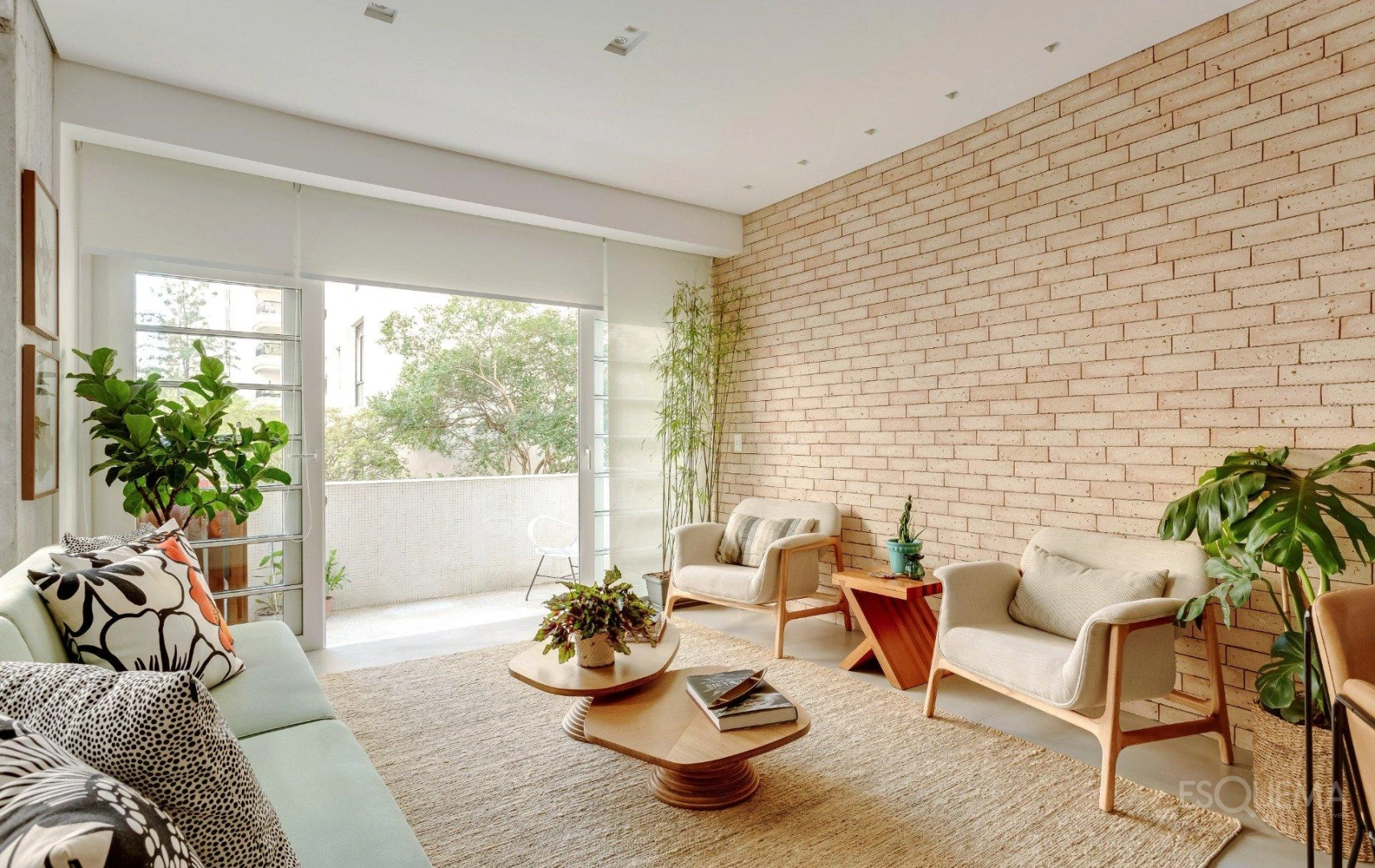 Apartamento reformado com varanda e vista para o verde em Pinheiros - Imagem 2