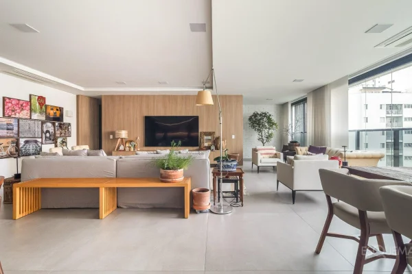 Apartamento com ambientes amplos e projeto de Gui Mattos no Brooklin