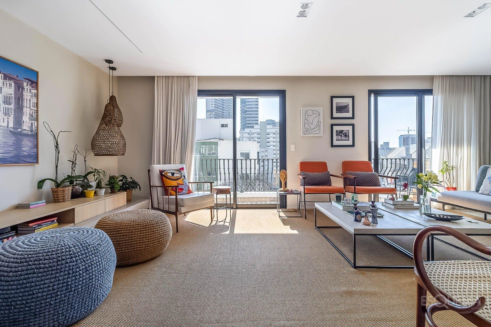 Apartamento reformado com muita luz natural na Vila Madalena - Imagem 1