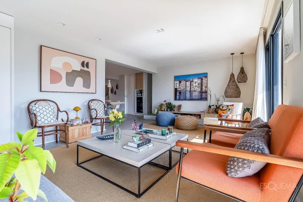 Apartamento reformado com muita luz natural na Vila Madalena