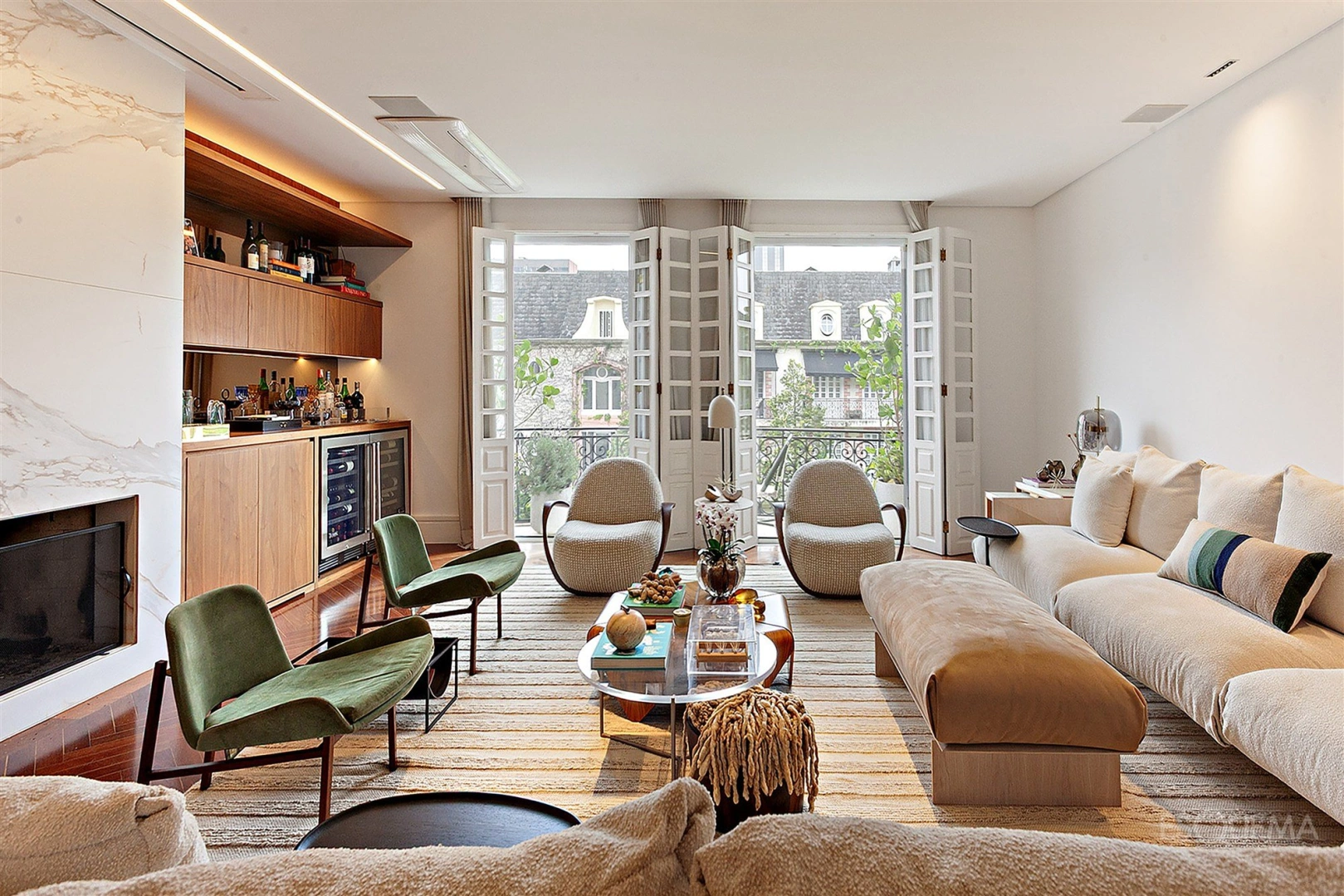 Apartamento com 3 suítes em condomínio no Jardim Europa - Imagem 1