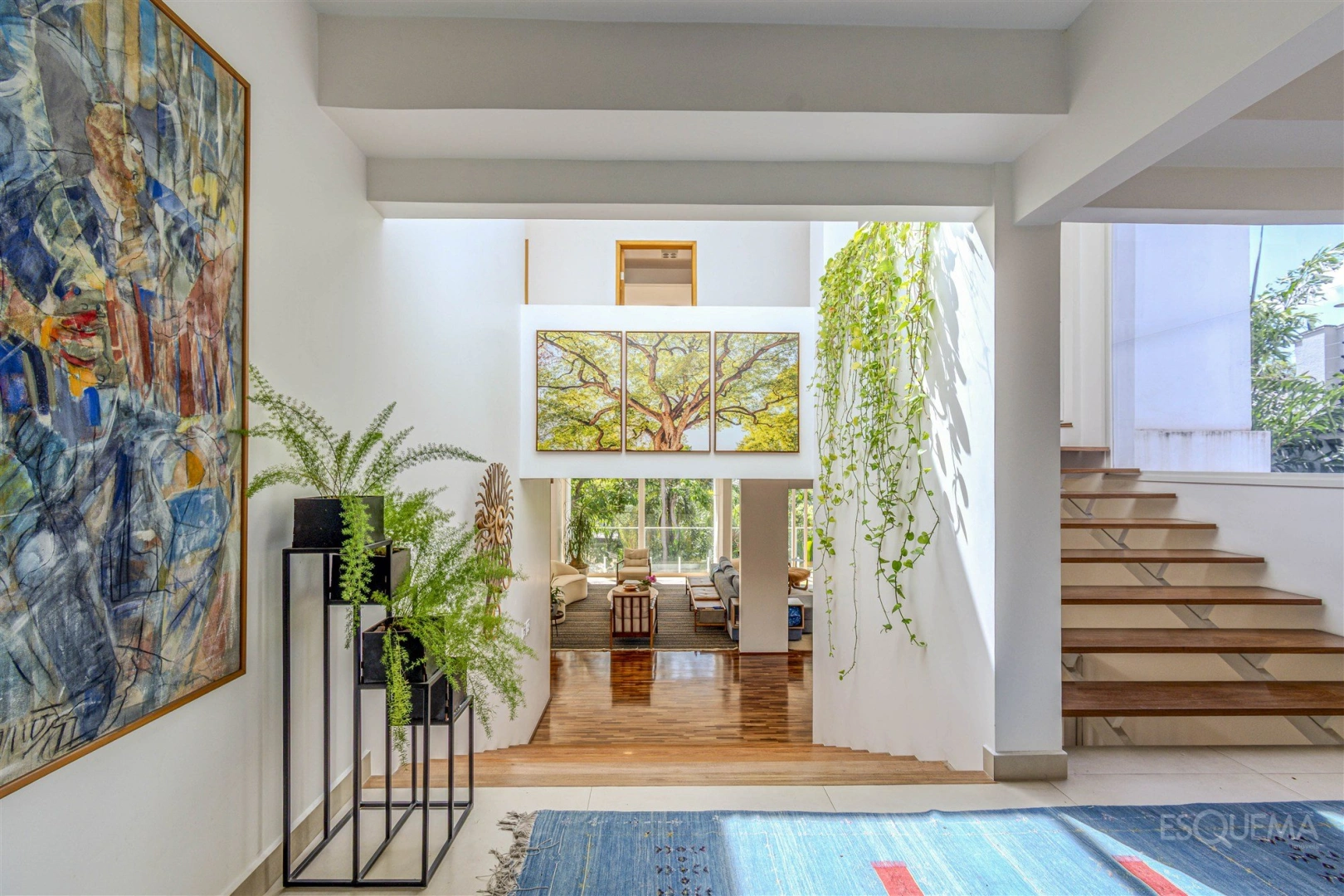 Casa reformada com 3 suítes e jardim com piscina - Imagem 13