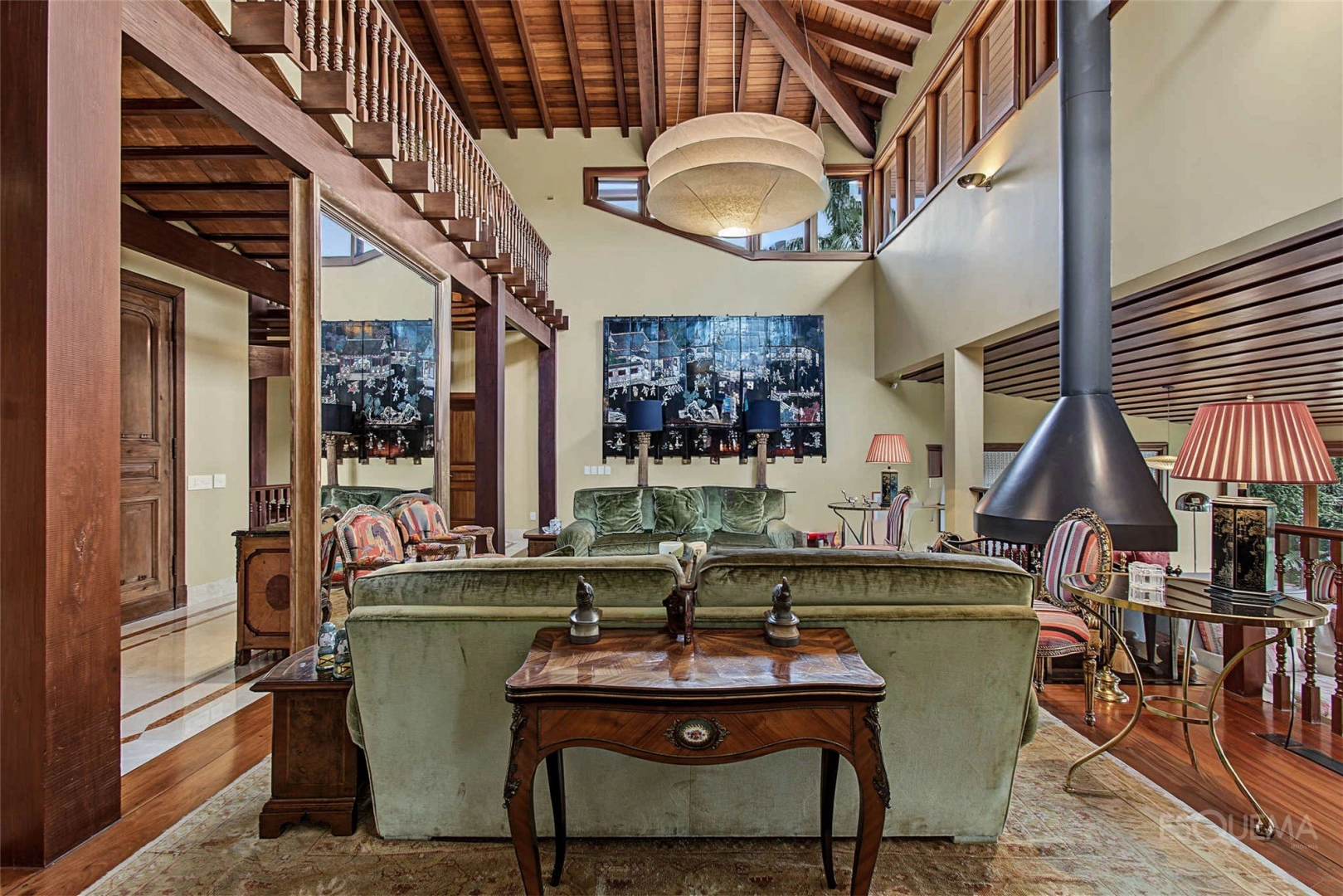 Casa com projeto de Rosana Collet, jardim e área de lazer - Imagem 7
