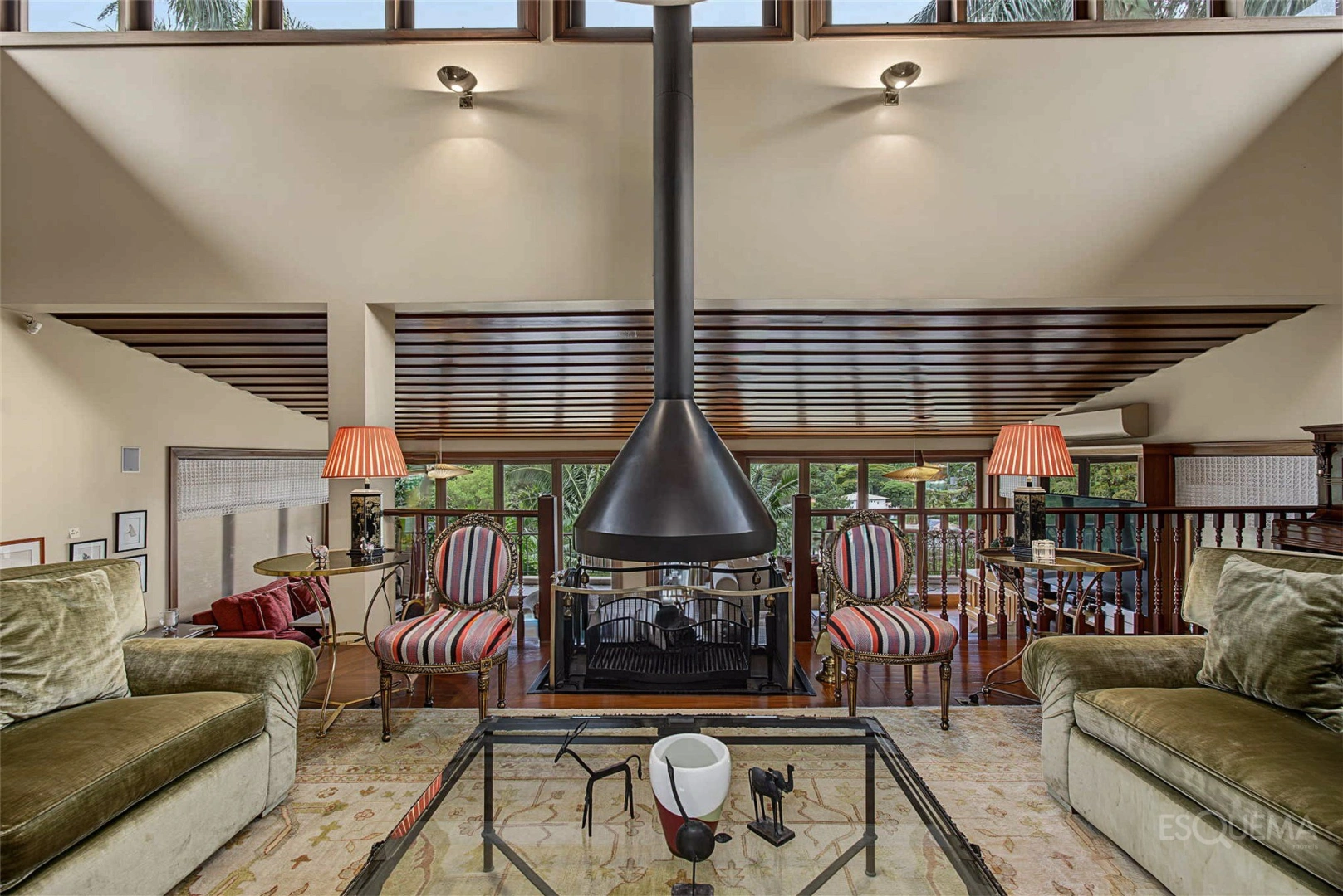 Casa com projeto de Rosana Collet, jardim e área de lazer - Imagem 9