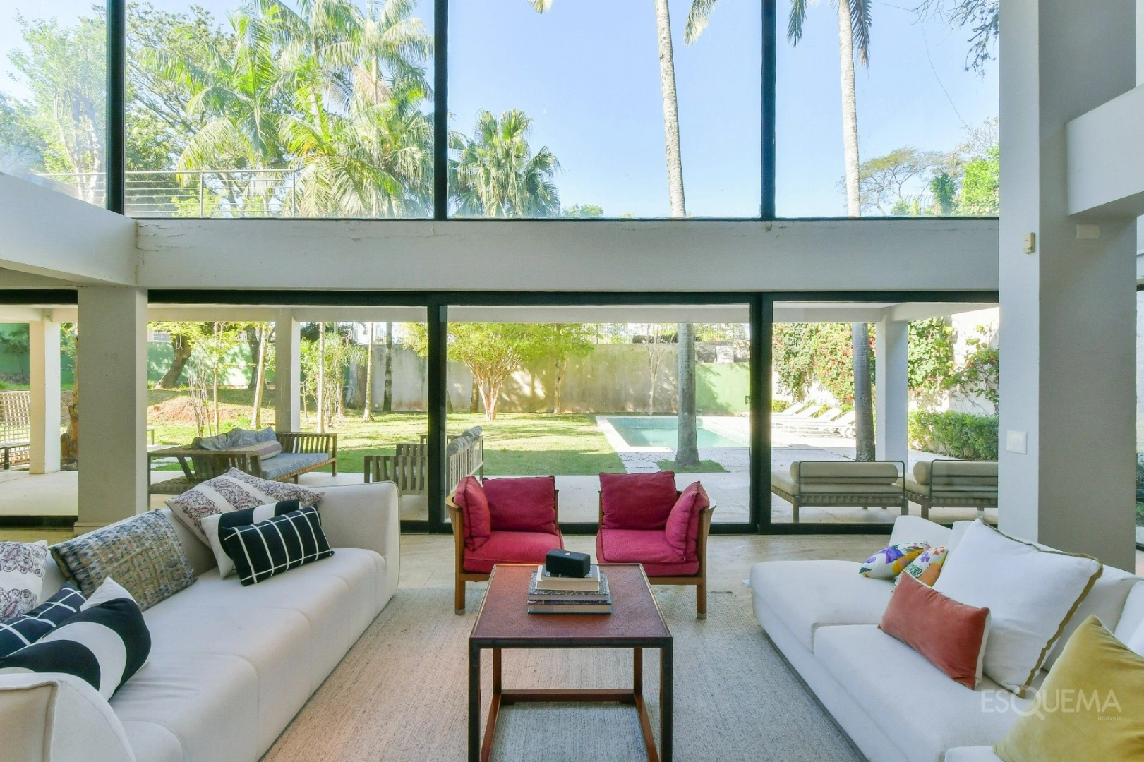 Casa com amplo jardim em terreno de 1.220 m² no Cidade Jardim - Imagem 2