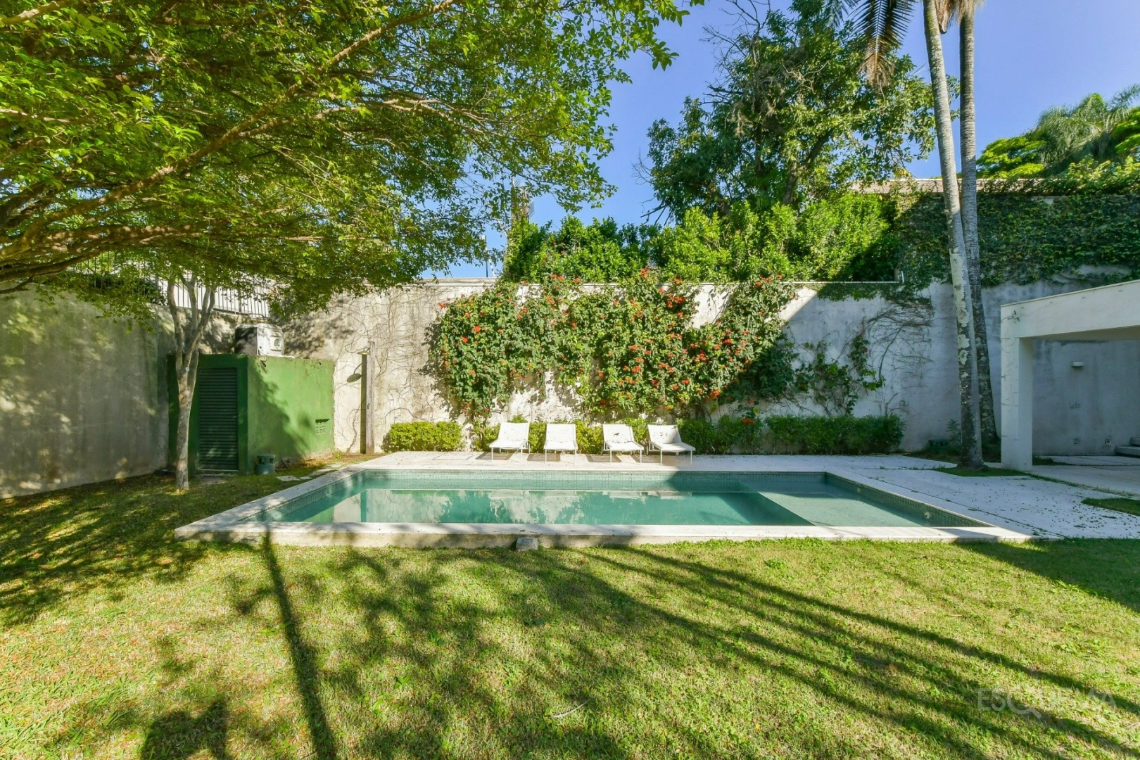 Casa com amplo jardim em terreno de 1.220 m² no Cidade Jardim - Imagem 9