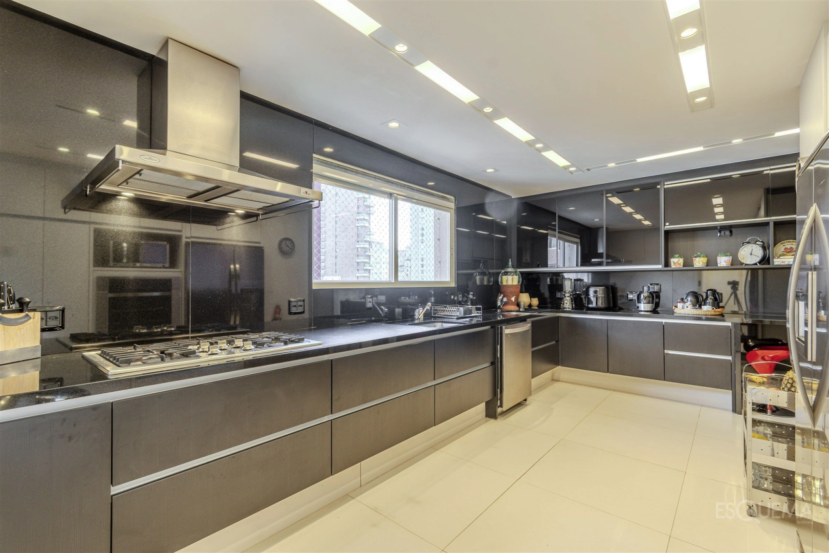 Apartamento com 327 m² e 3 suítes no Itaim Bibi - Imagem 11