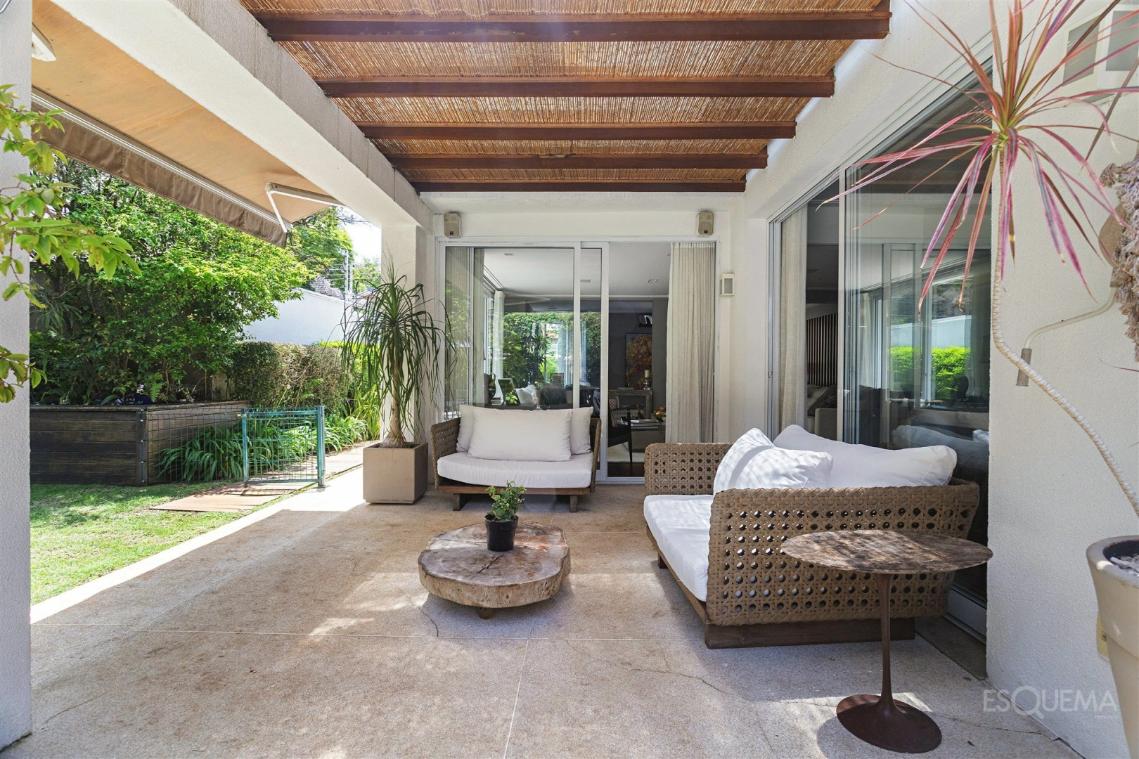 Casa com área de lazer e privacidade na Cidade Jardim - Imagem 13