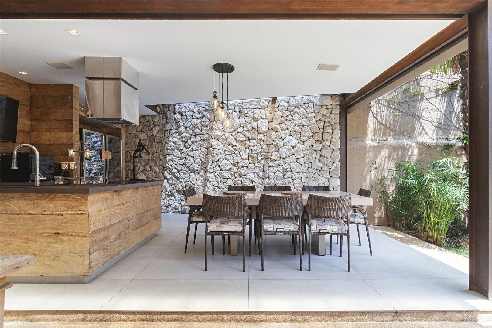 Casa com área de lazer e privacidade na Cidade Jardim - Imagem 15