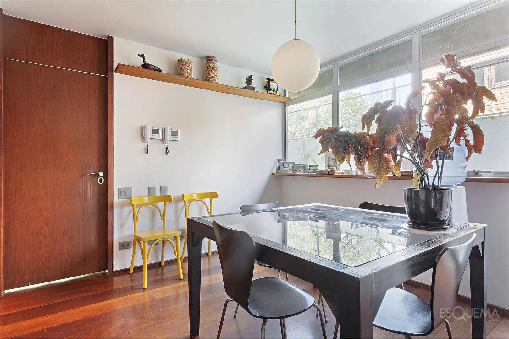 Casa com piscina, jardim e espaço gourmet - Imagem 13