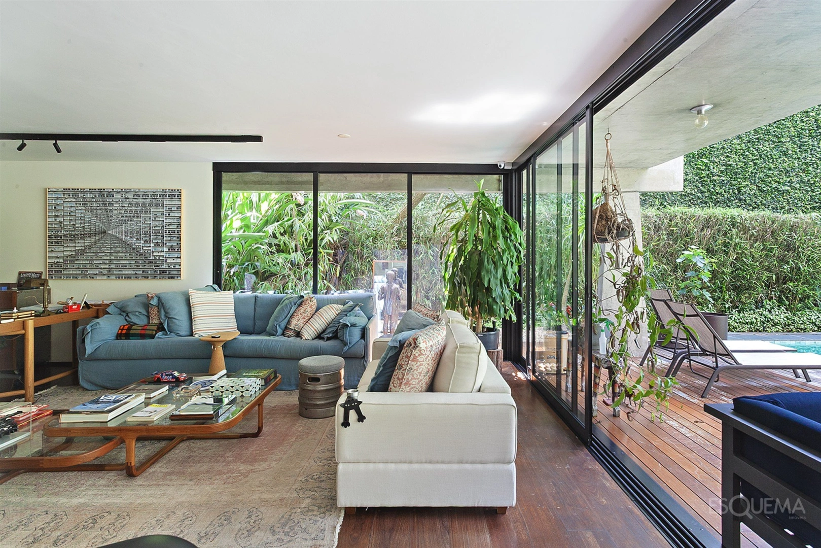 Casa com piscina, jardim e espaço gourmet - Imagem 9