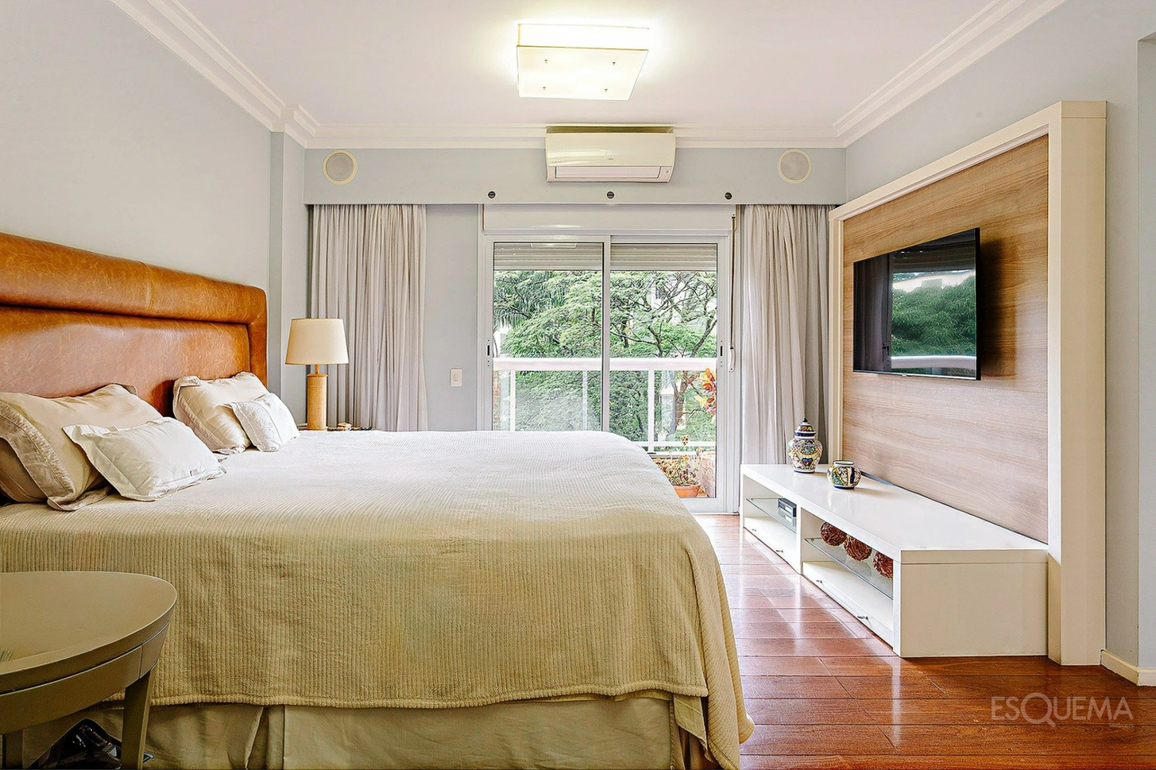 Elevador e hall privativos com vista para a copa das árvores - Imagem 10