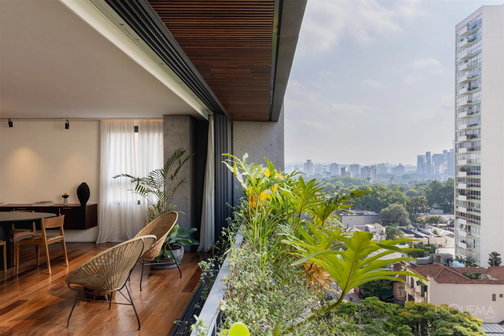 Apartamento decorado com 3 suítes e varanda nos Jardins - Imagem 9