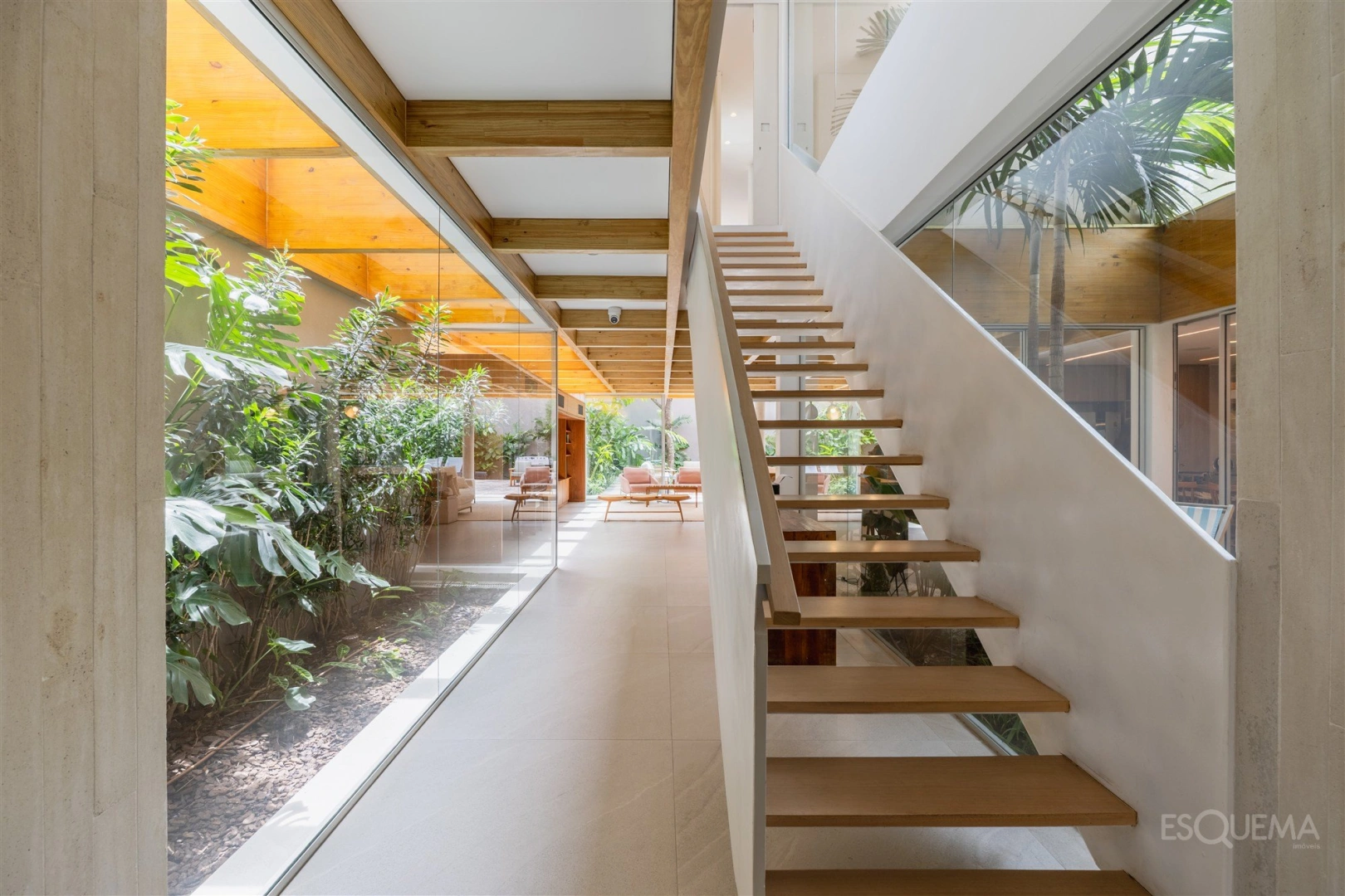 Casa de Giovana Giosa e Amanda Castro com piscina aquecida no Jardim Paulista - Imagem 10
