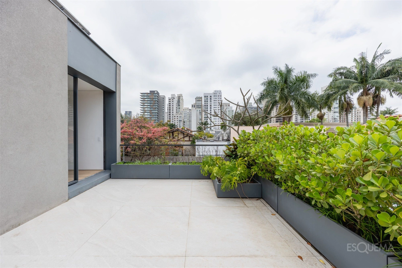 Casa de Giovana Giosa e Amanda Castro com piscina aquecida no Jardim Paulista - Imagem 15
