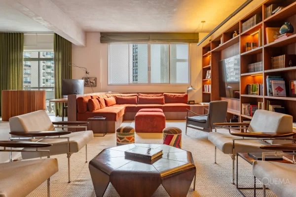 Apartamento reformado na parte plana dos Jardins