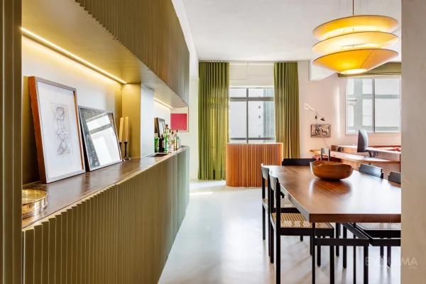 Apartamento reformado na parte plana dos Jardins