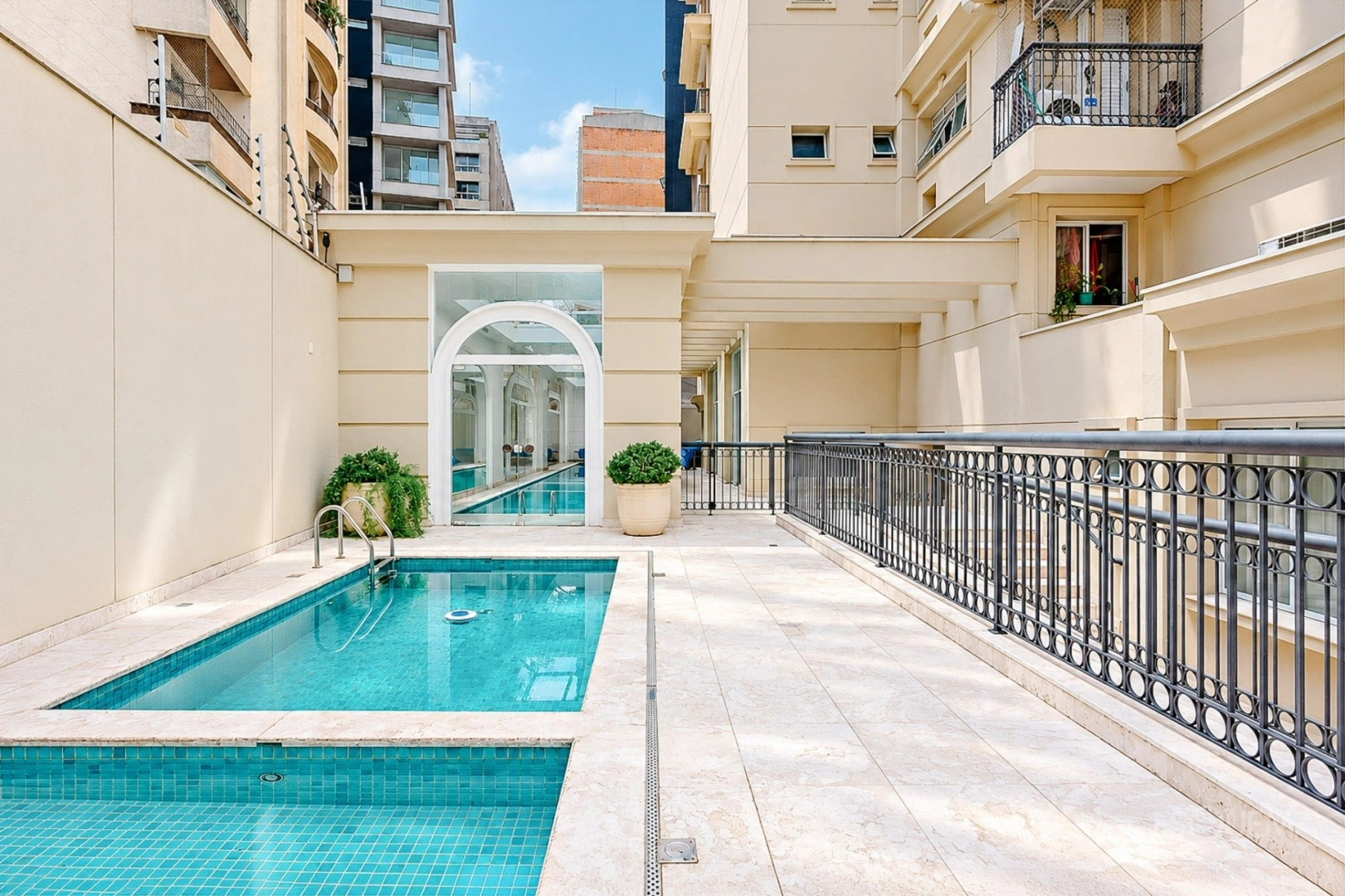 Uma unidade por andar, com varanda gourmet ampla e vista para o skyline - Imagem 8