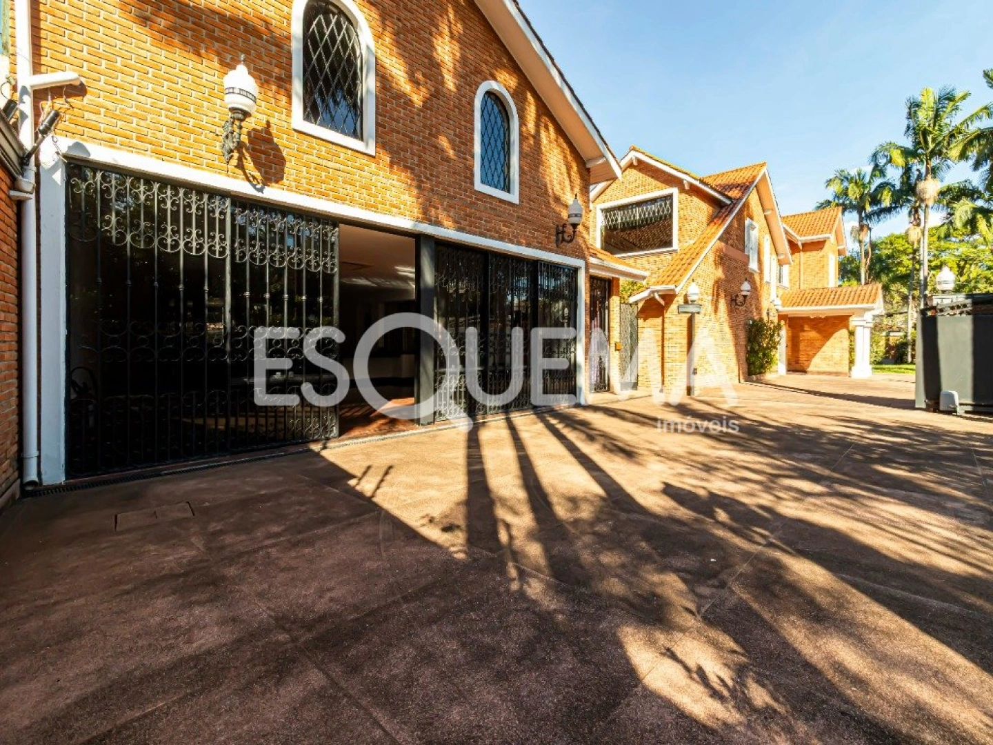 Casa com arquitetura contemporânea no Jardim América - Imagem 5