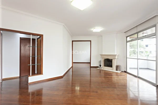 Apartamento em localização cobiçada