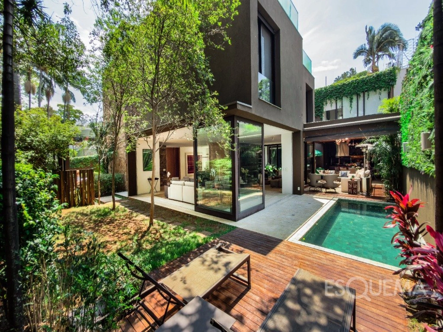 Casa com projeto moderno no Jardim América - Imagem 1
