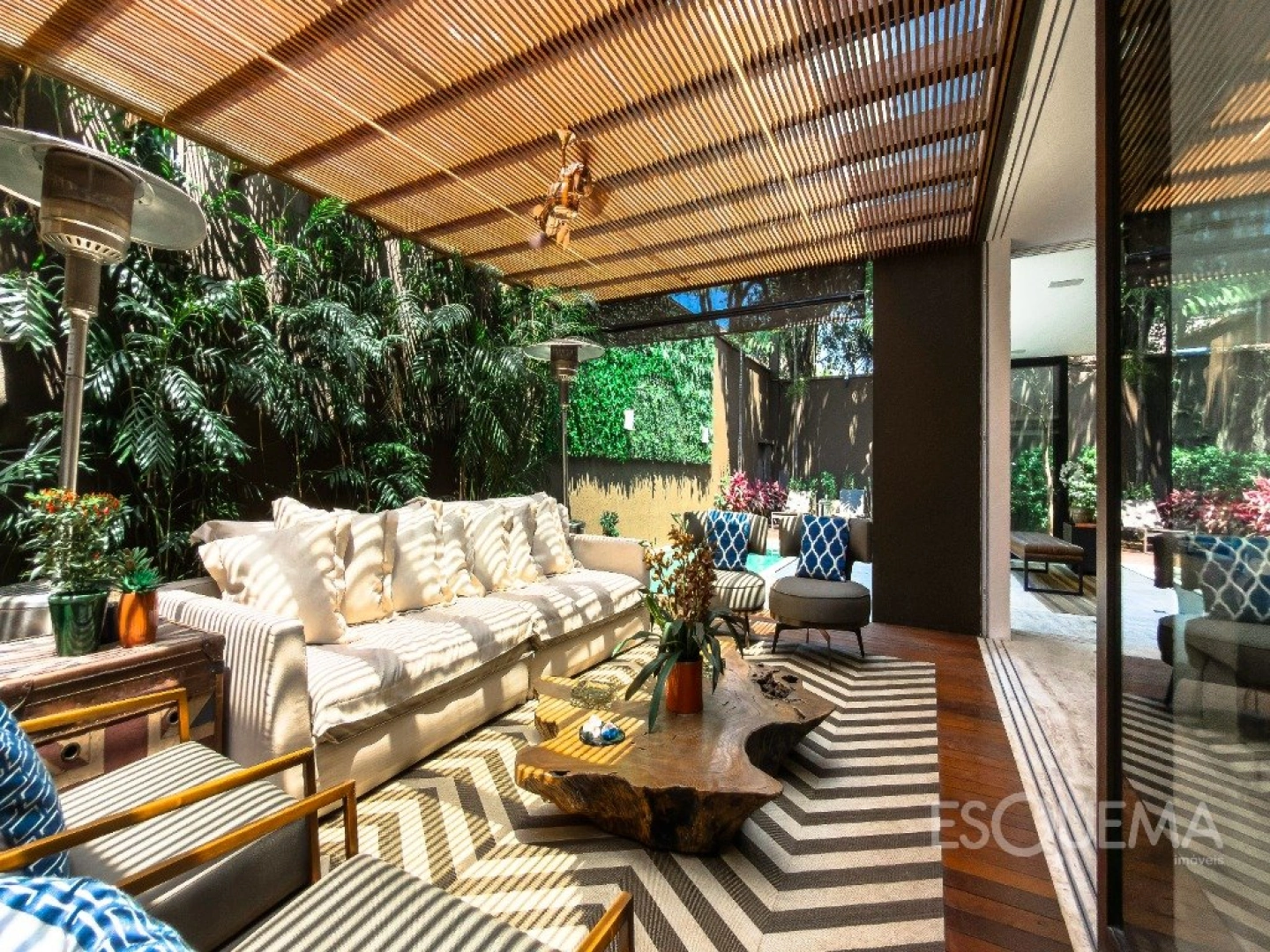 Casa com projeto moderno no Jardim América - Imagem 2
