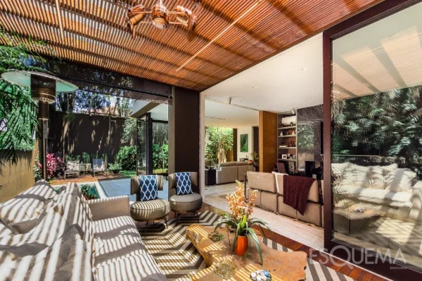 Casa com projeto moderno no Jardim América