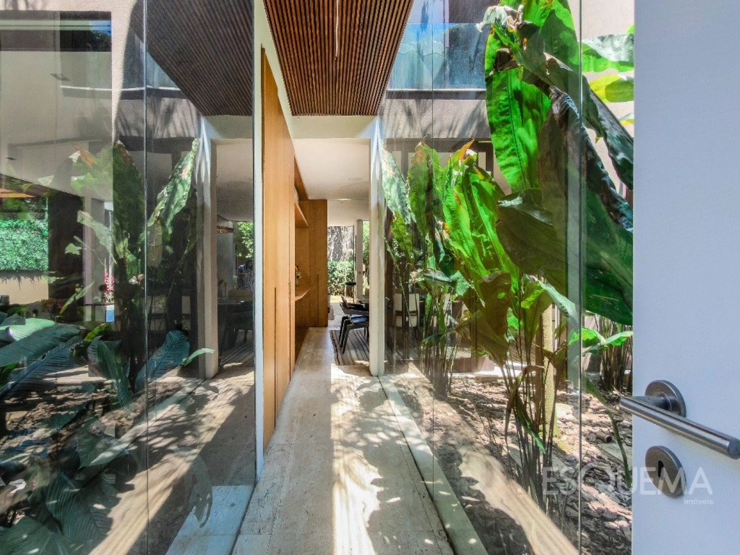 Casa com projeto moderno no Jardim América - Imagem 7