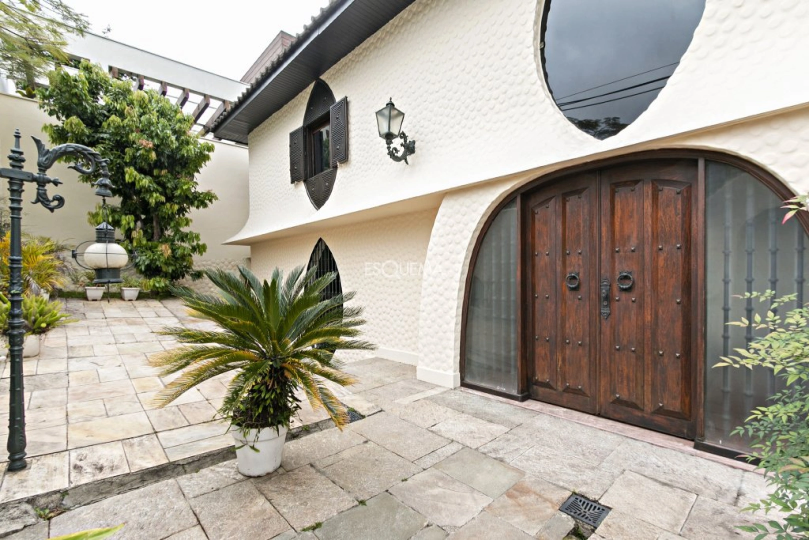 Casa bem localizada - Imagem 1