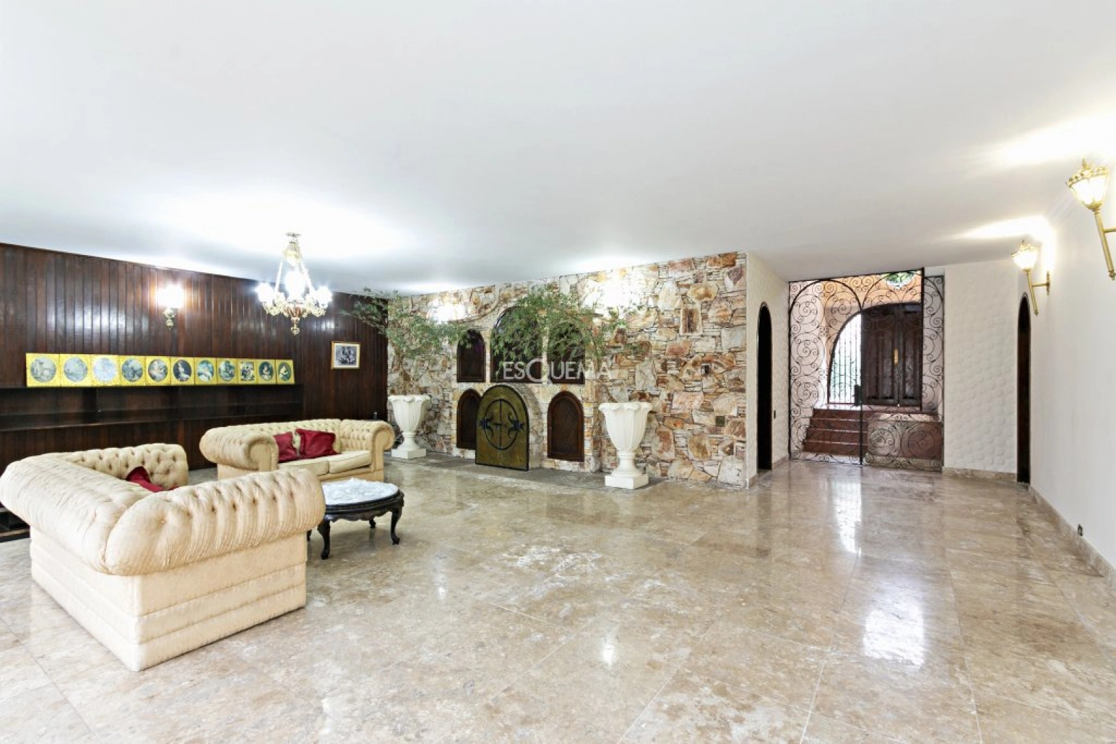 Casa bem localizada - Imagem 8