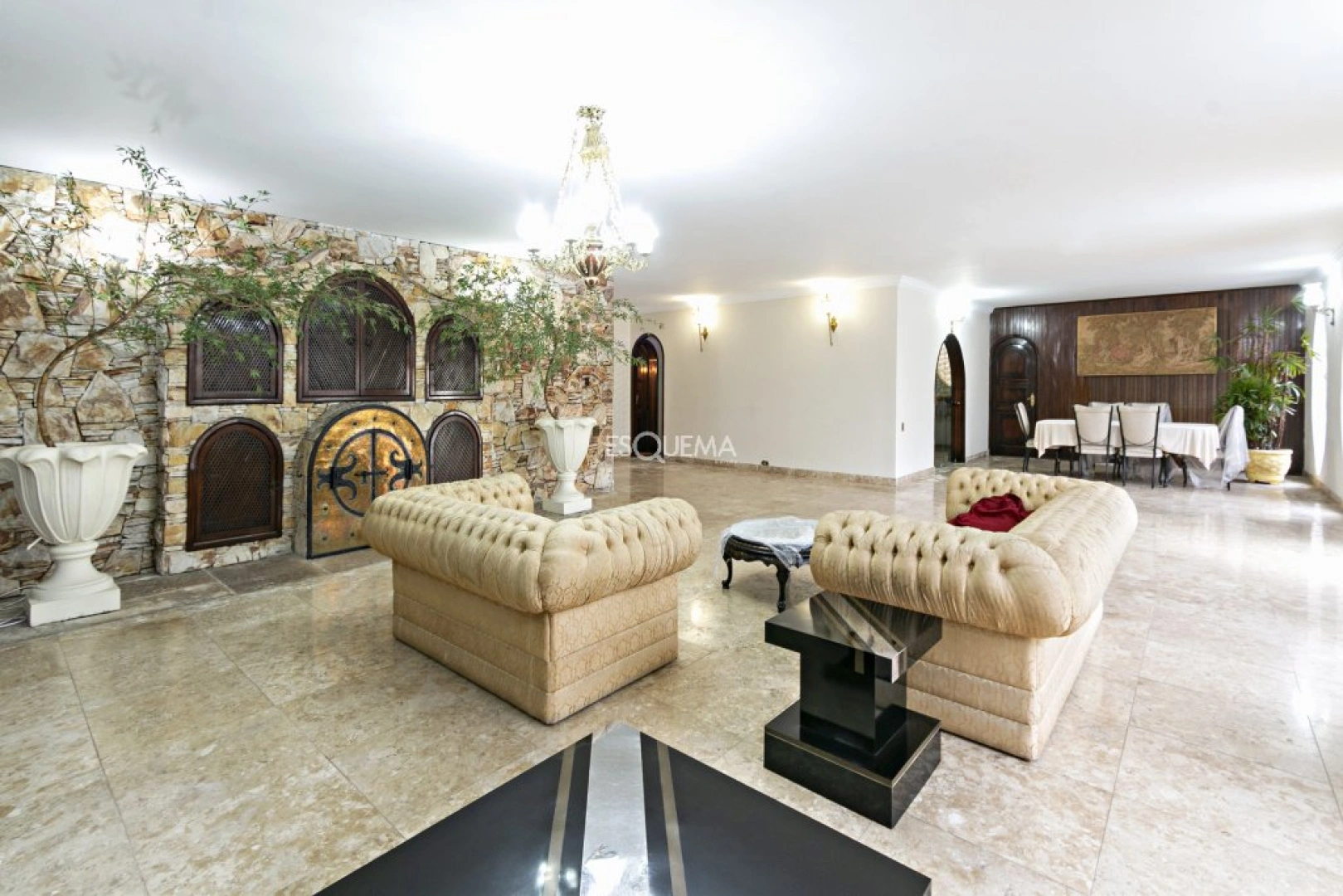 Casa bem localizada - Imagem 9