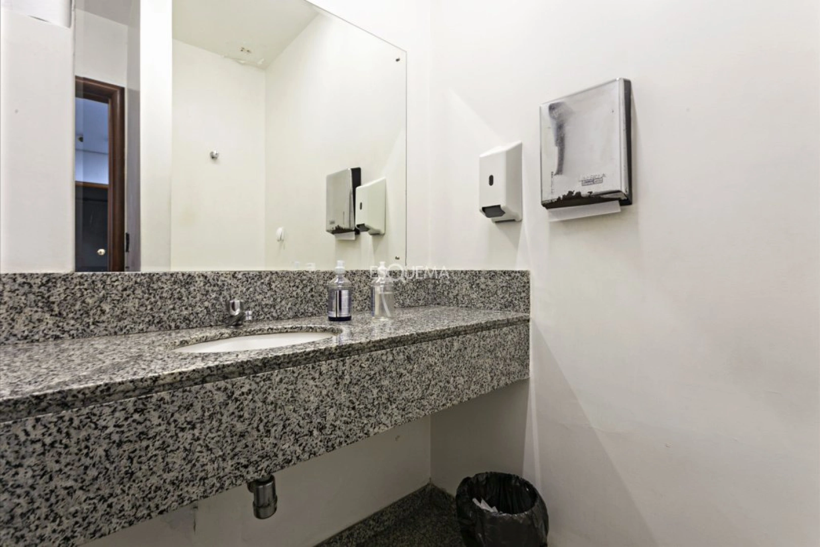 Casa comercial em endereço exclusivo - Imagem 7
