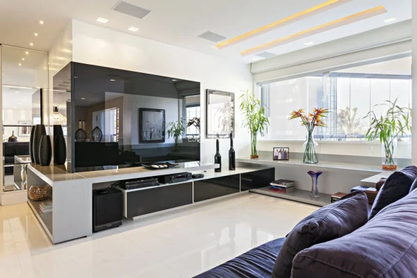 Apartamento reformado em andar alto