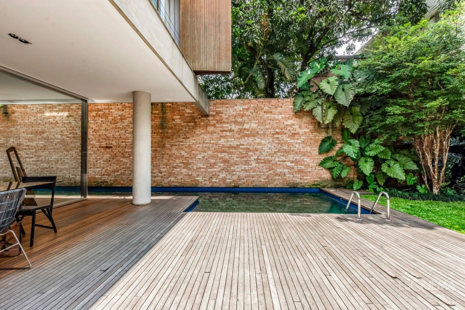 Casa contemporânea em uma das melhores ruas do Jardim Paulista - Imagem 3