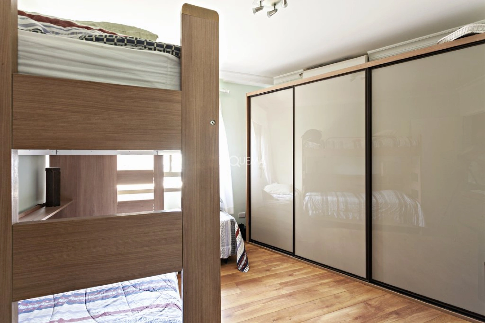 Apartamento em condomínio em rua fechada - Imagem 13