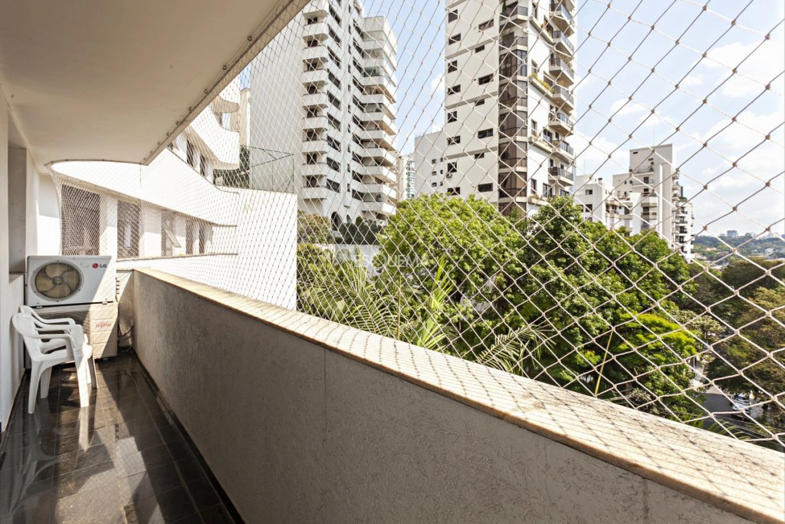 Apartamento em condomínio em rua fechada - Imagem 14