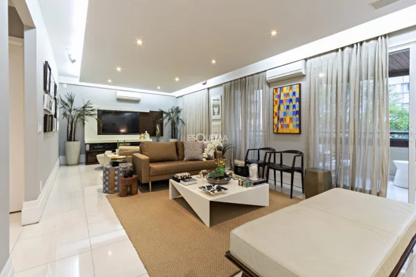 Apartamento reformado em prédio com lazer