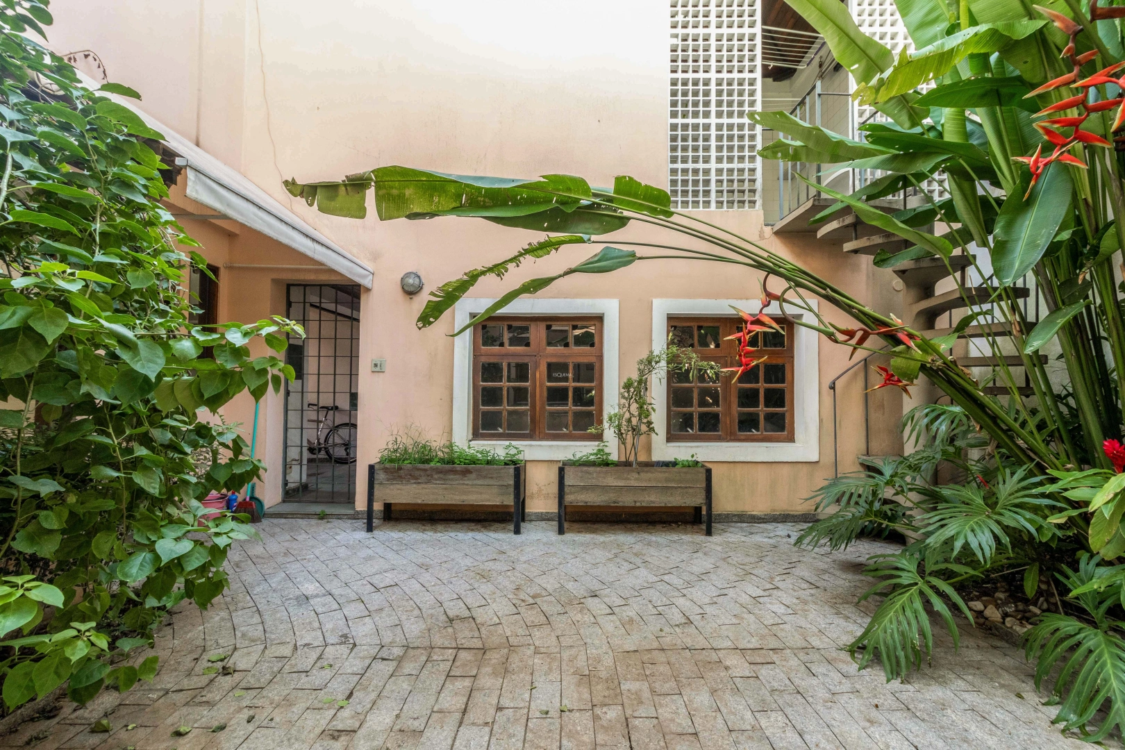 Casa próxima à Praça Gastão Vidigal - Imagem 1