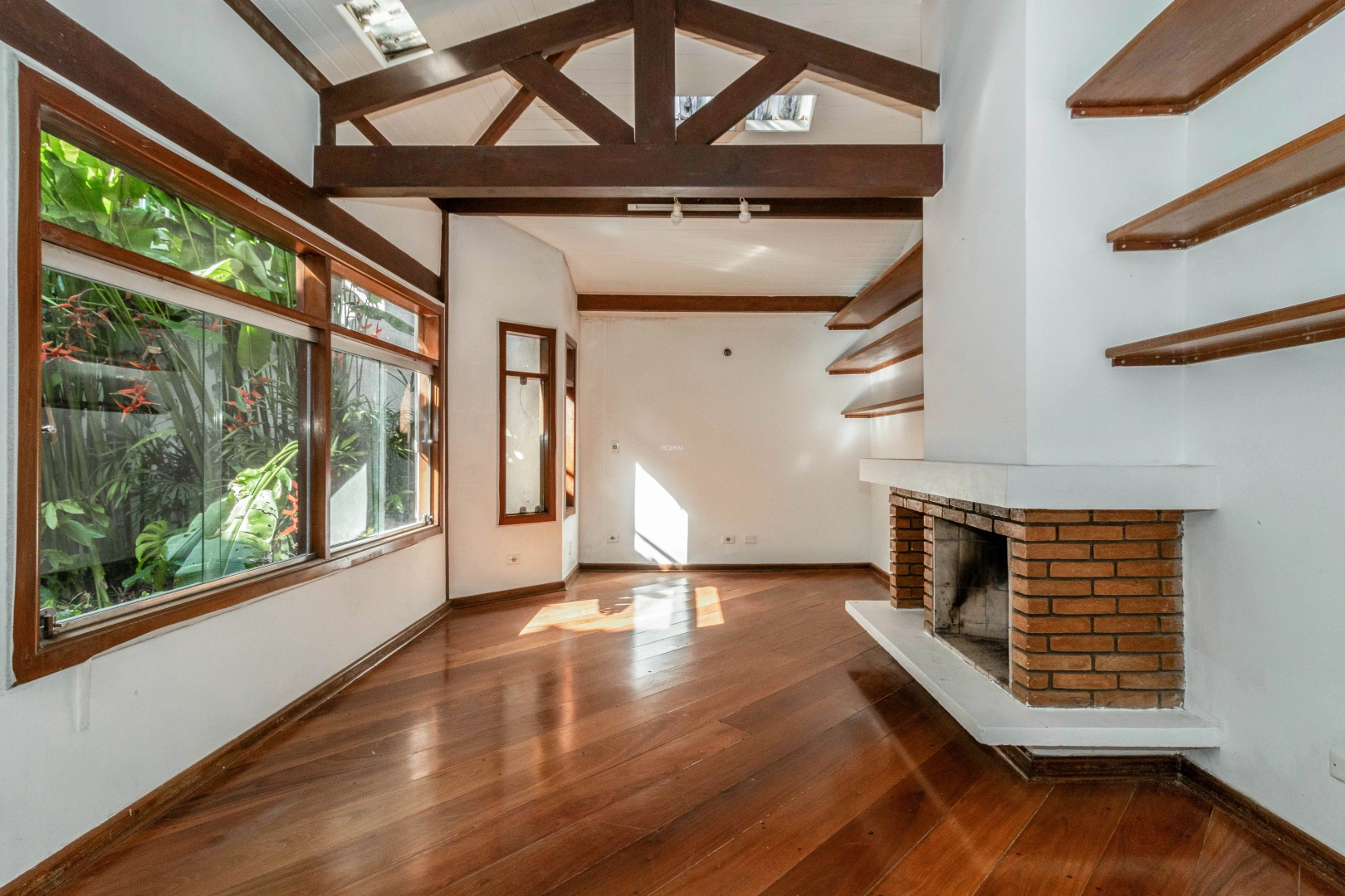 Casa próxima à Praça Gastão Vidigal - Imagem 4