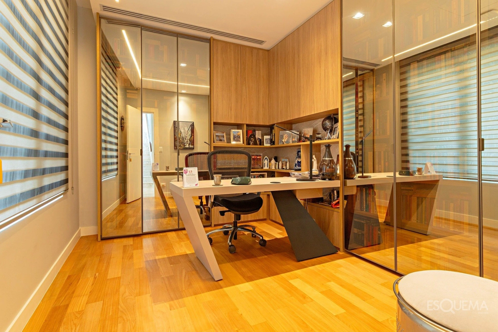 Casa em condomínio ao lado do Parque Ibirapuera com projeto contemporâneo - Imagem 13