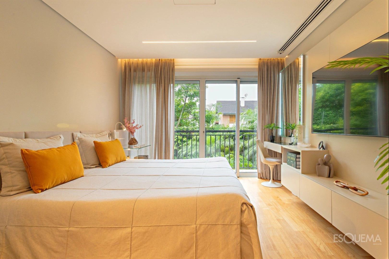 Casa em condomínio ao lado do Parque Ibirapuera com projeto contemporâneo - Imagem 2