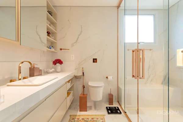 Casa em condomínio ao lado do Parque Ibirapuera com projeto contemporâneo