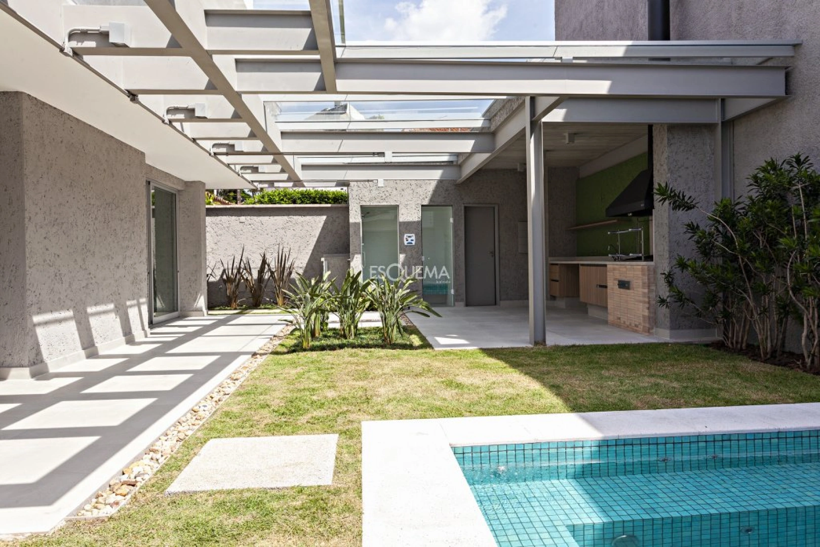 Casa com projeto de Vasco Lopes e paisagismo de Beth Miyazaki - Imagem 3