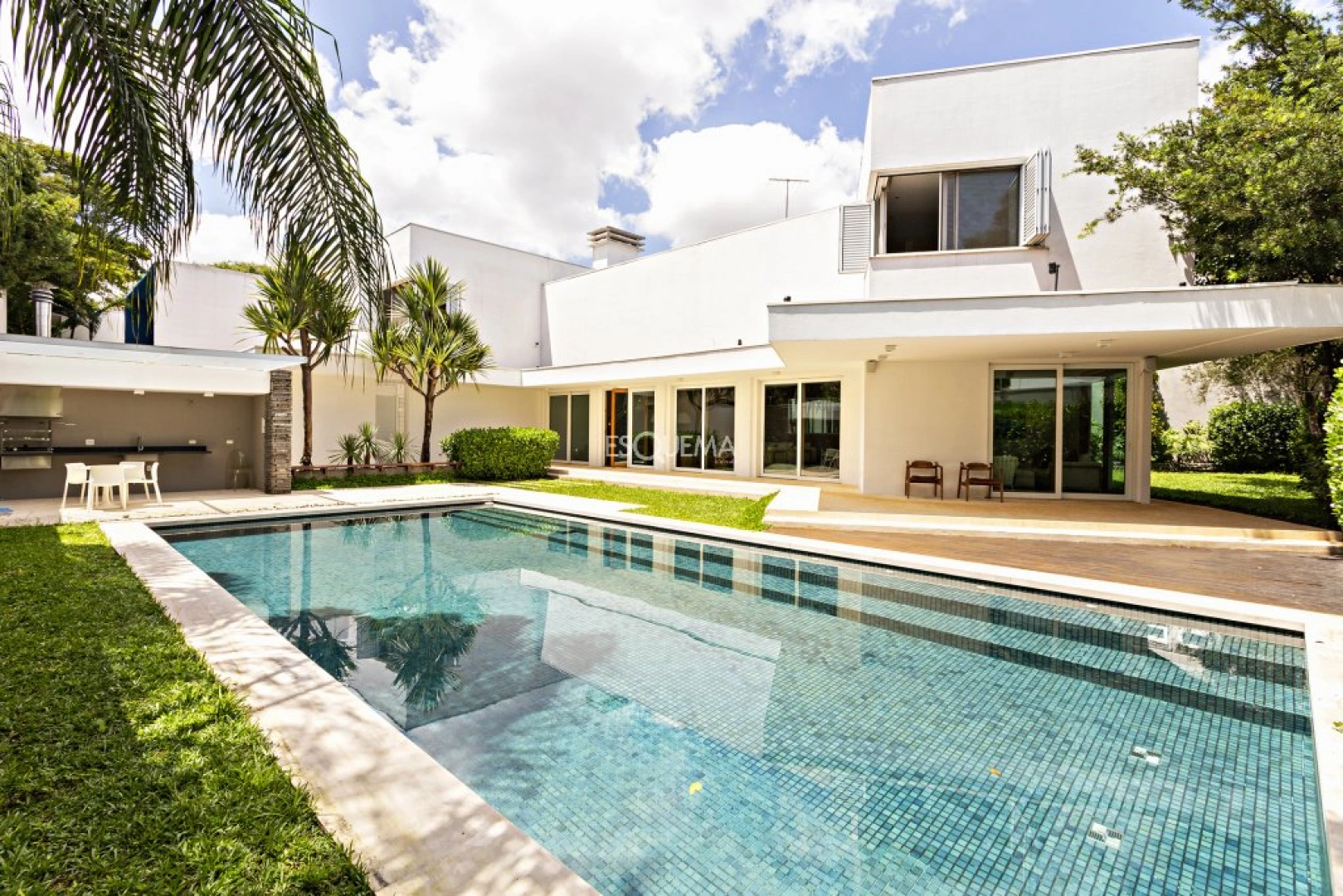 Casa reformada com projeto moderno - Imagem 3