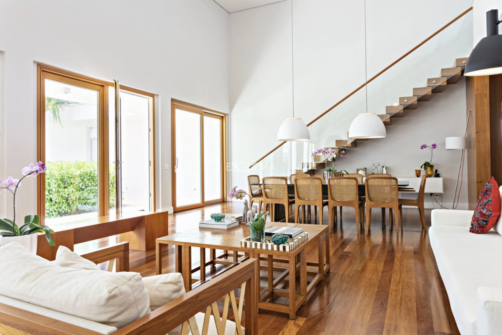 Casa reformada com projeto moderno - Imagem 5