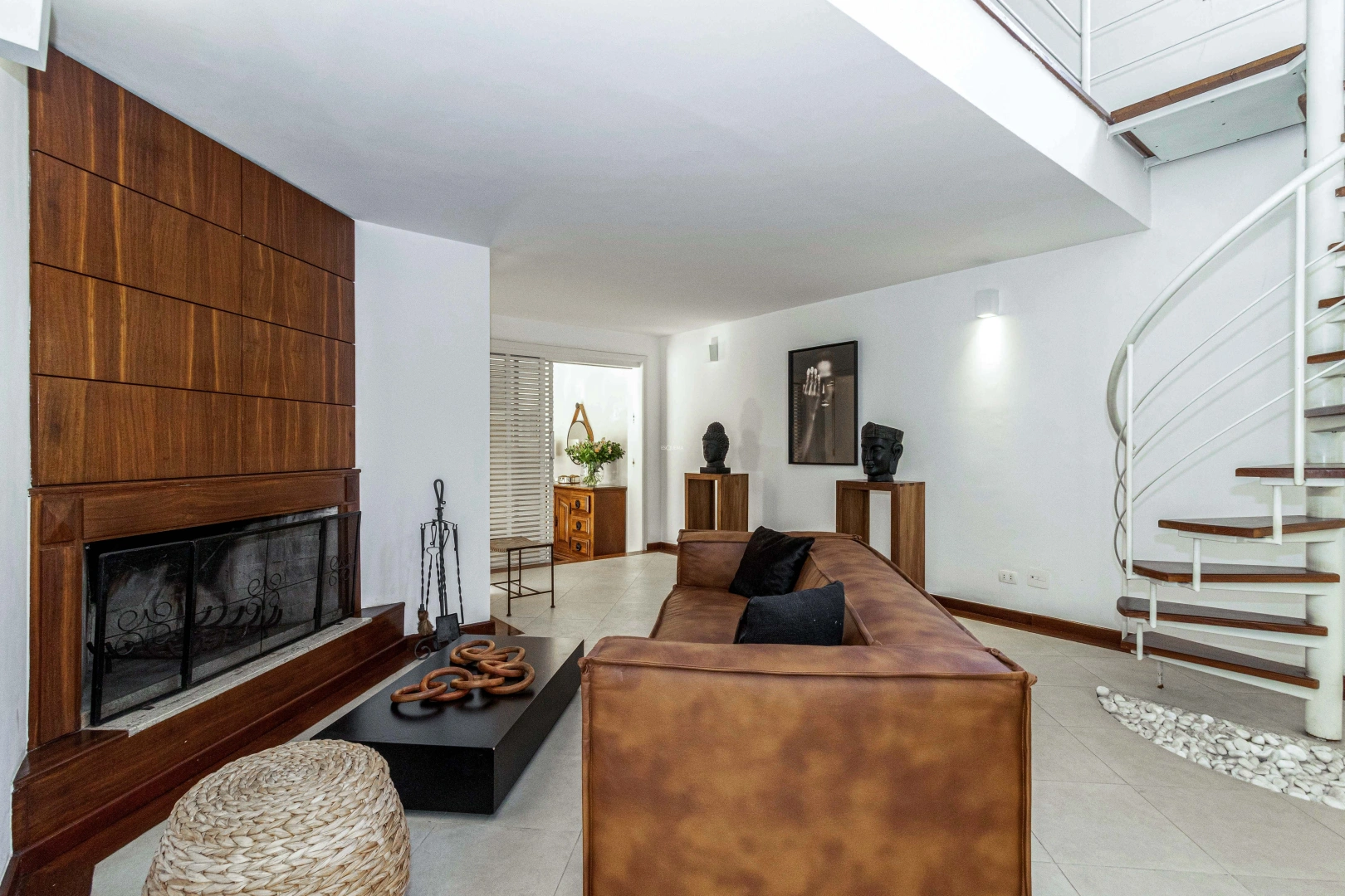 Casa com reforma contemporânea e lazer completo - Imagem 11